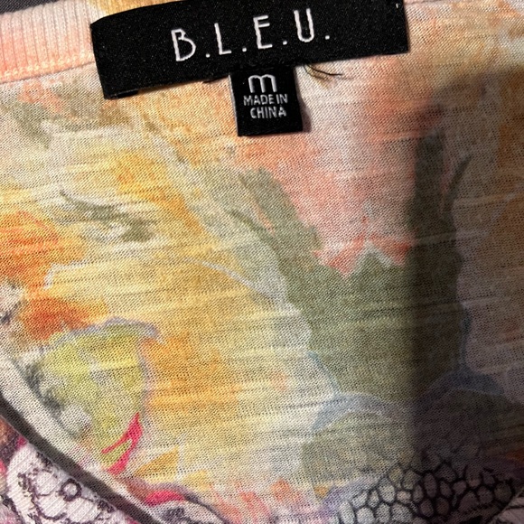 Top - Picture 3 of 5